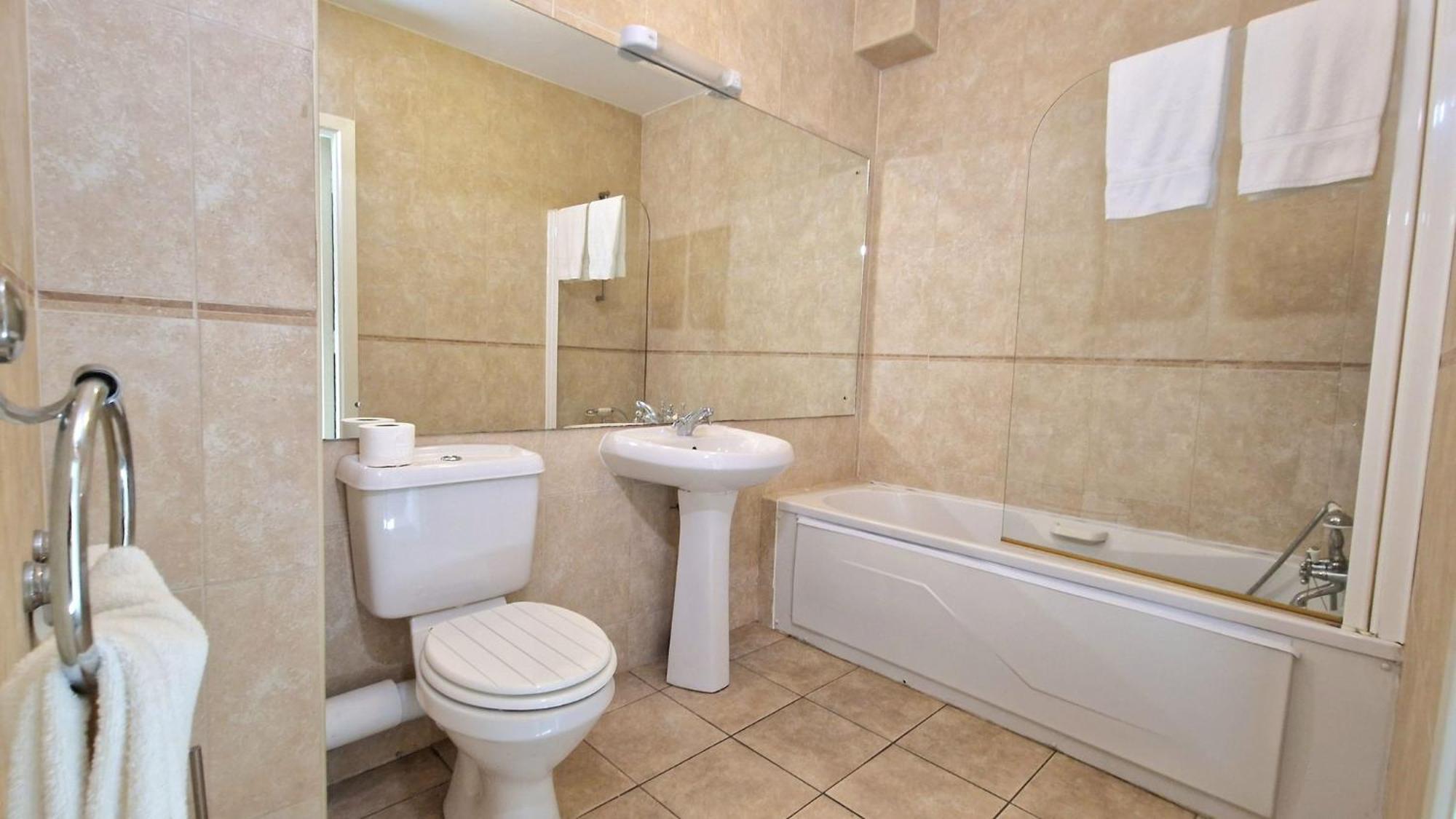 Cosy Two Bedroom Apartment Galway Exterior photo